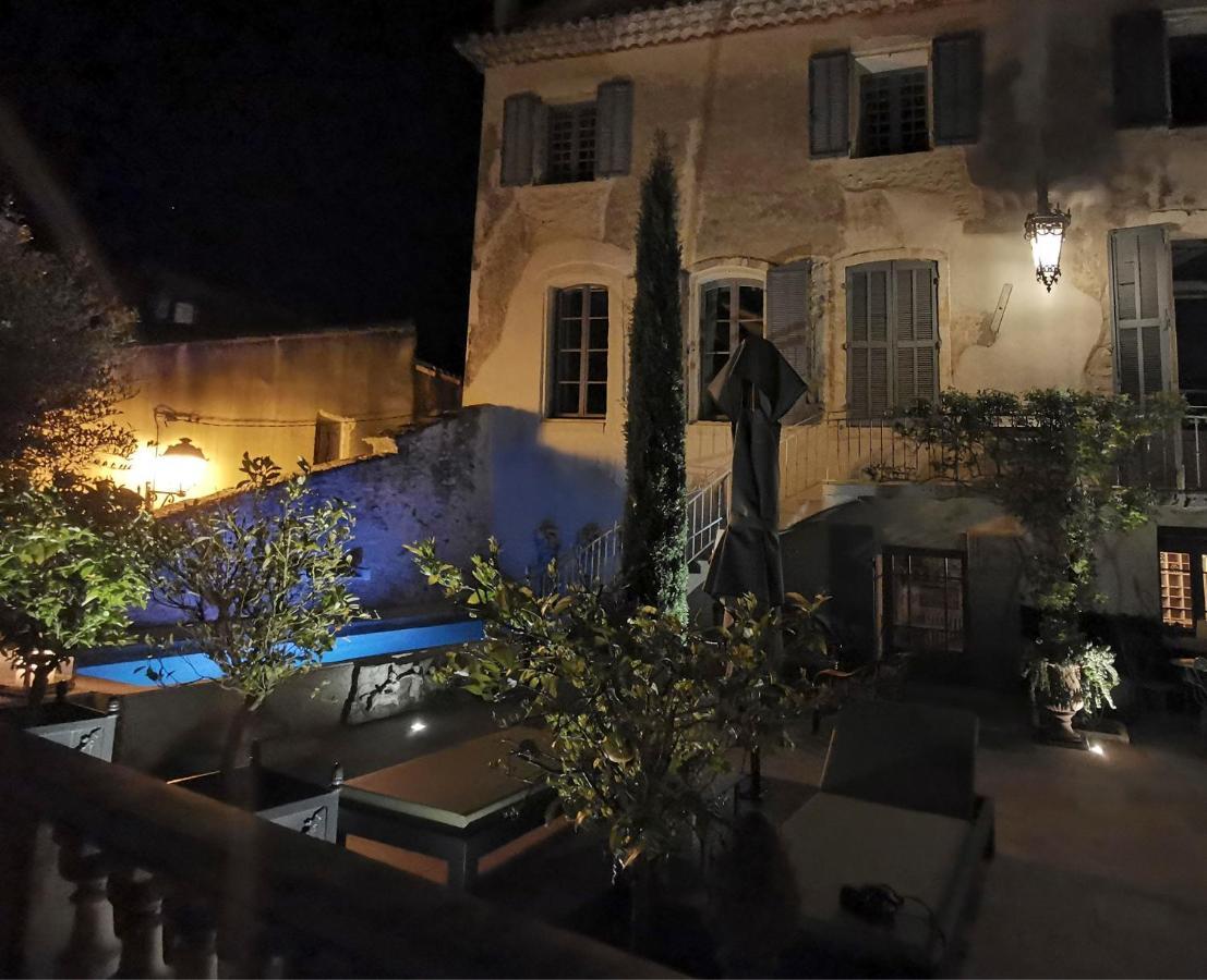 Le Petit Chateau Châteauneuf-de-Gadagne Dış mekan fotoğraf