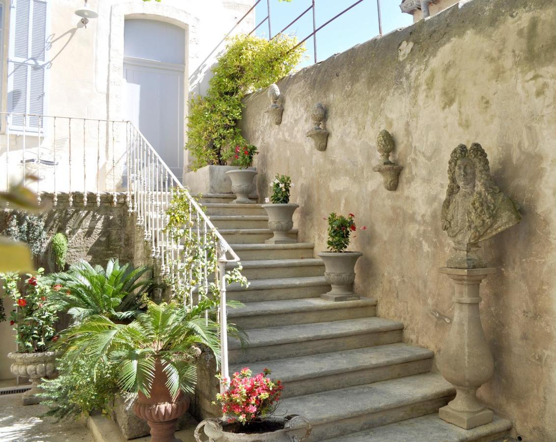 Le Petit Chateau Châteauneuf-de-Gadagne Dış mekan fotoğraf
