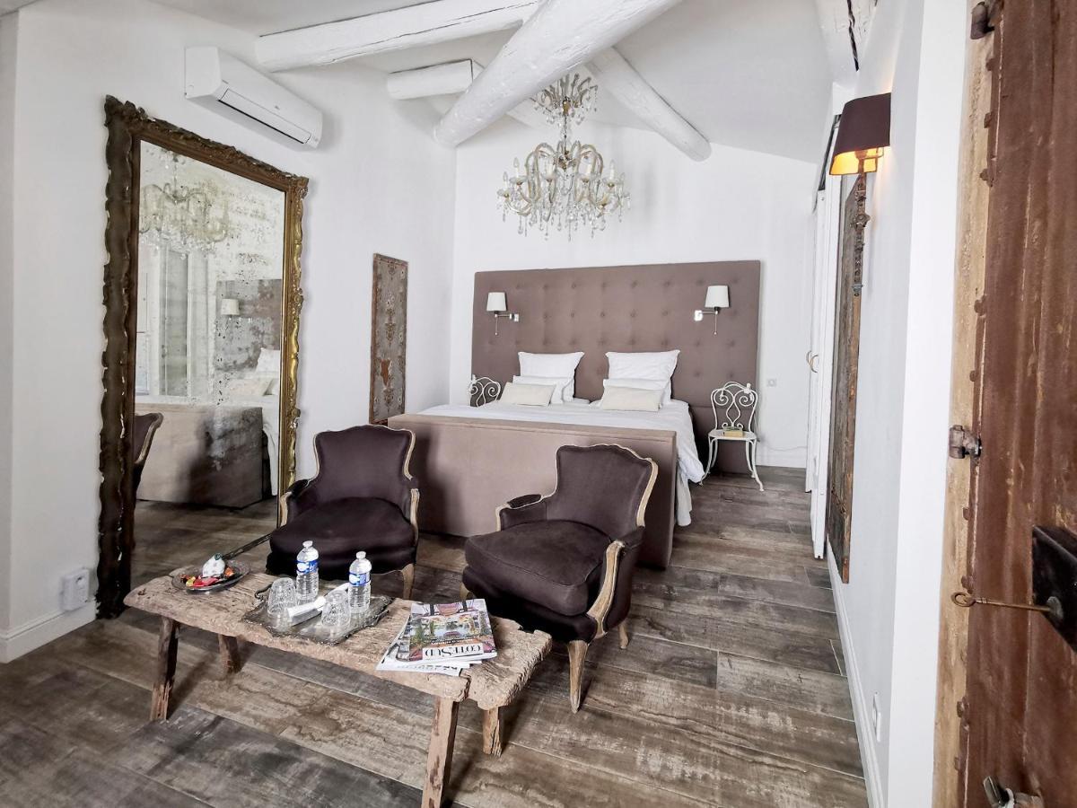 Le Petit Chateau Châteauneuf-de-Gadagne Dış mekan fotoğraf